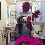 Le Cinque Lune Bed and Breakfast Βιέστε