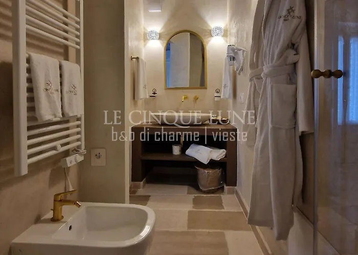 Le Cinque Lune Alojamento de Acomodação e Pequeno-almoço Vieste